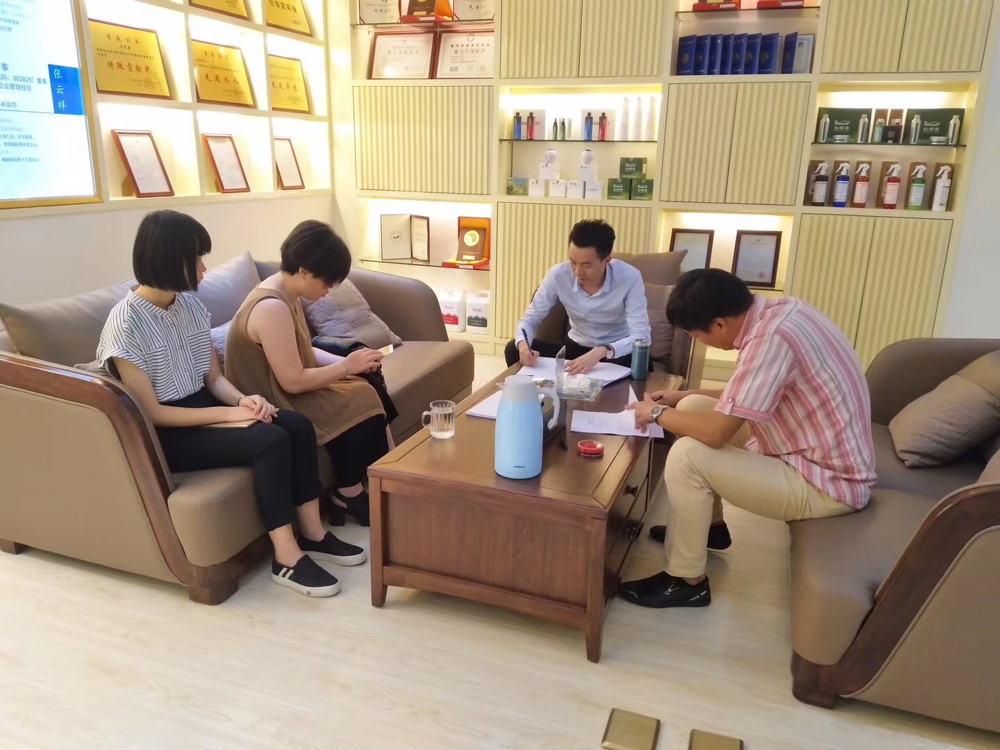 熱烈祝賀張總簽約創(chuàng)綠家泉州市區(qū)級代理！