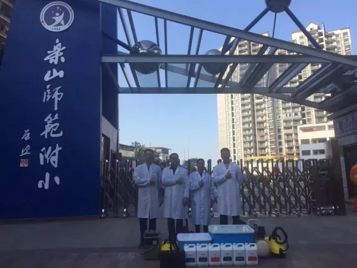 開學(xué)倒計(jì)時(shí)，學(xué)校除甲醛讓熊孩子們?cè)獨(dú)鉂M滿迎接新學(xué)期！